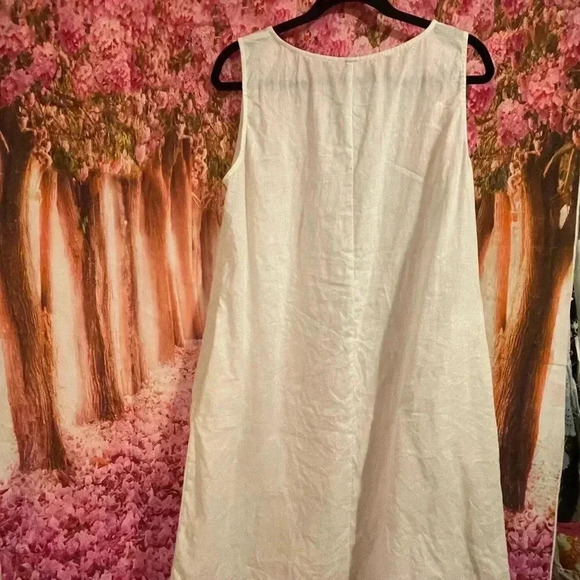 Iyu linen A line basic white dress with pockets.  Unlined.  Great for layering. - Picture 6 of 6